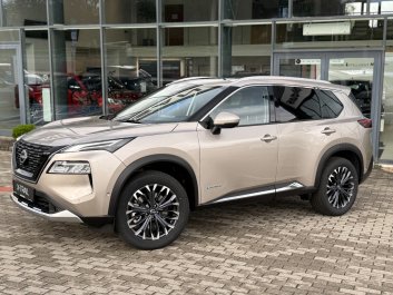 Nissan X-Trail Tekna / Pakiet Premium   R.