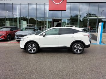 Nissan Qashqai TEKNA   2024R.<br /><small>(Samochód używany)</small>