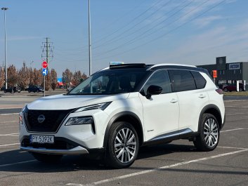 Nissan X-Trail e-POWER 213KM 4WD Tekna + Pakiet Premium  4WD 2025R.<br /><small>(Samochód używany)</small>