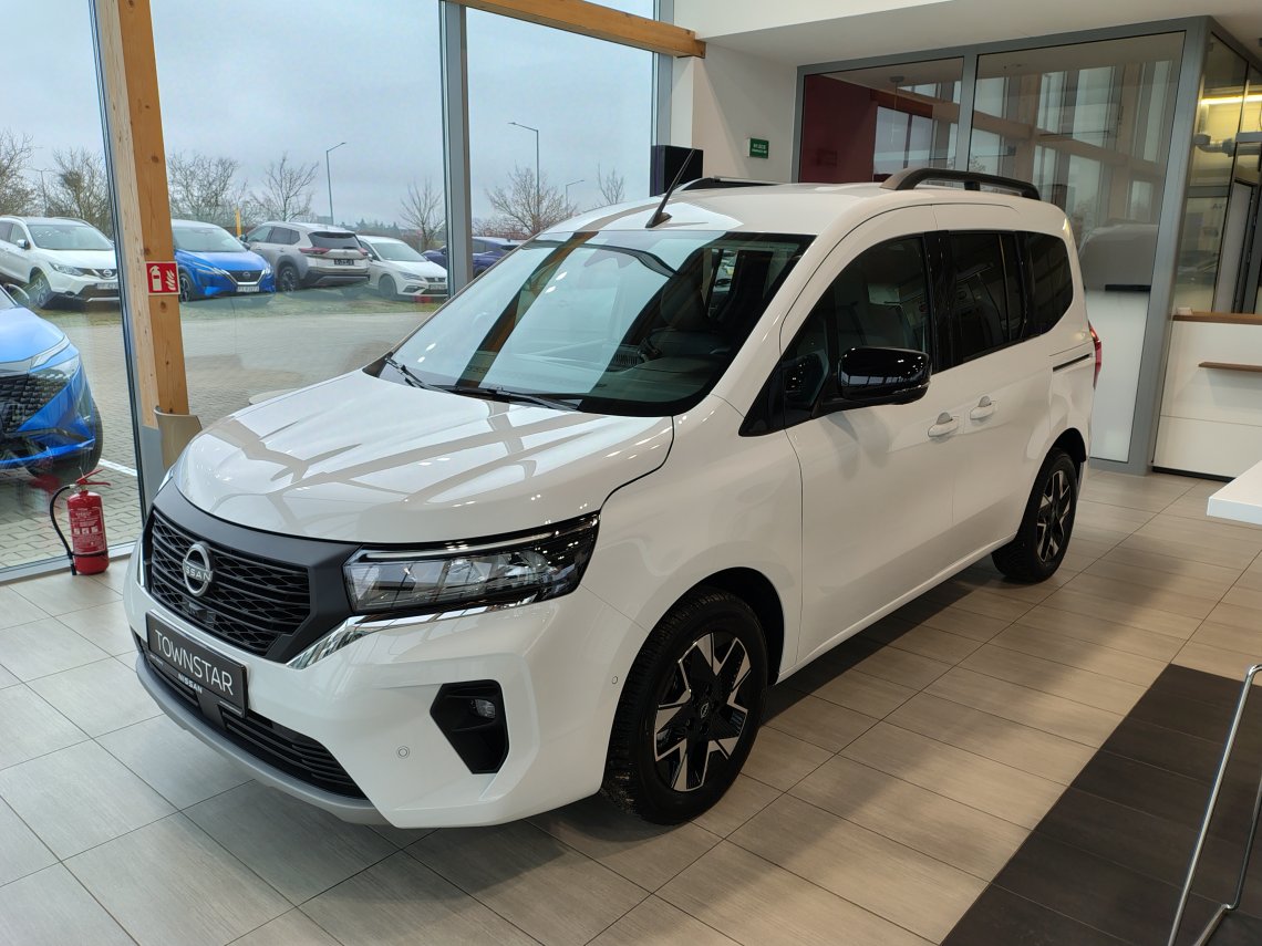 Nissan Townstar Combi Tekna 1.3 DIG-T 130KM 7AT   R.
